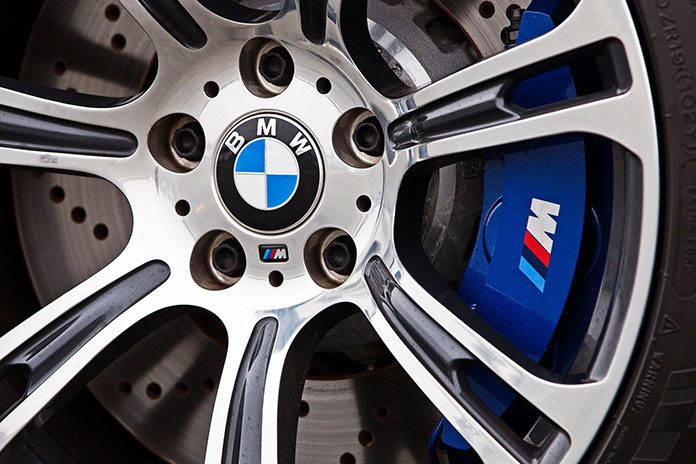Stopniowa ewolucja systemów hamulcowych w samochodach BMW