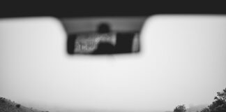 Po czym poznać że przednia szyba jest podgrzewana?