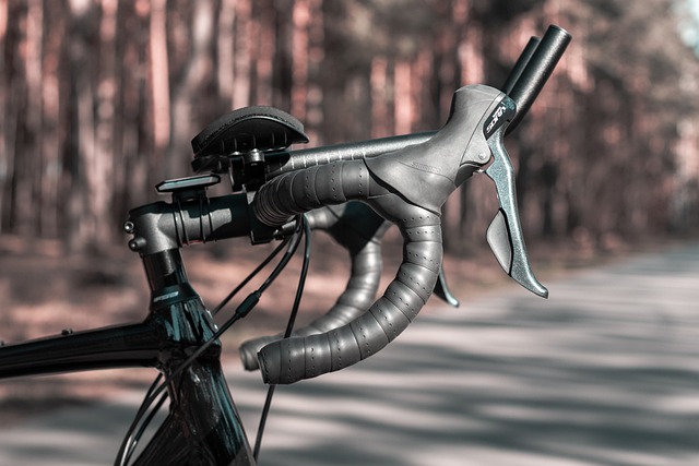 Co to jest manetka w motorze? Co to jest manetka w motorze?