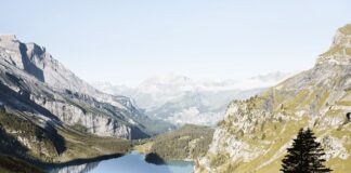 Co jest lepsze kamper czy przyczepa kempingowa?