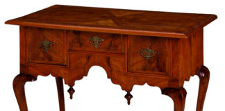 Czy woskowanie rysuje lakier?