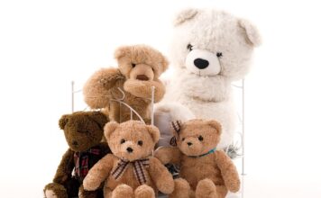 O co chodzi z maskotkami na zderzaku?