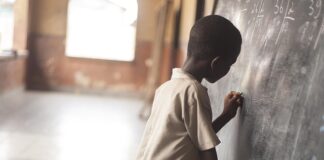 Jak się pisze Men czy MAN?