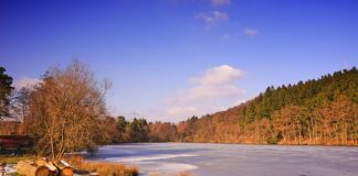 Dlaczego Przednia szyba zamarza szybciej?