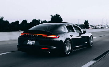 Co trzeba zrobić w aucie z USA? Co trzeba zrobić w aucie z USA